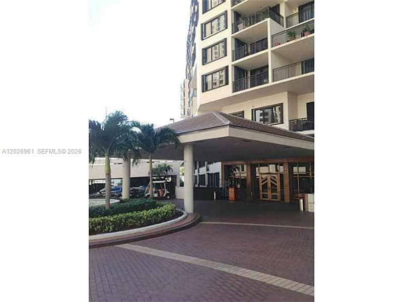 Brickell Key Dr Brickell Key Dr # 410, Miami FL 33131