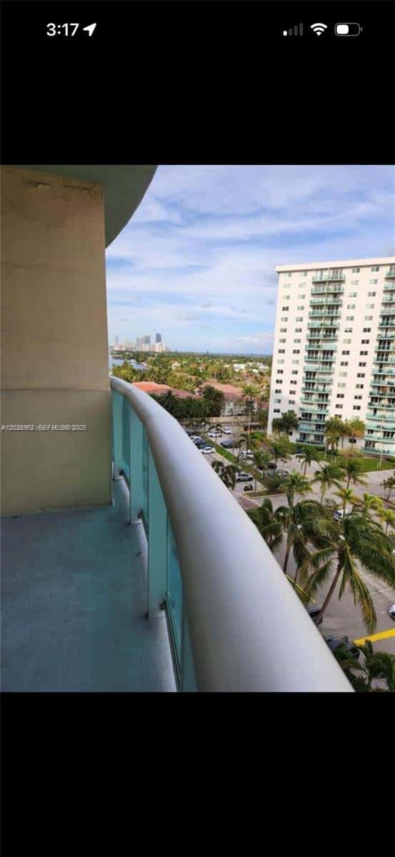 19390 Collins Ave # 904, Sunny Isles Beach FL 33160