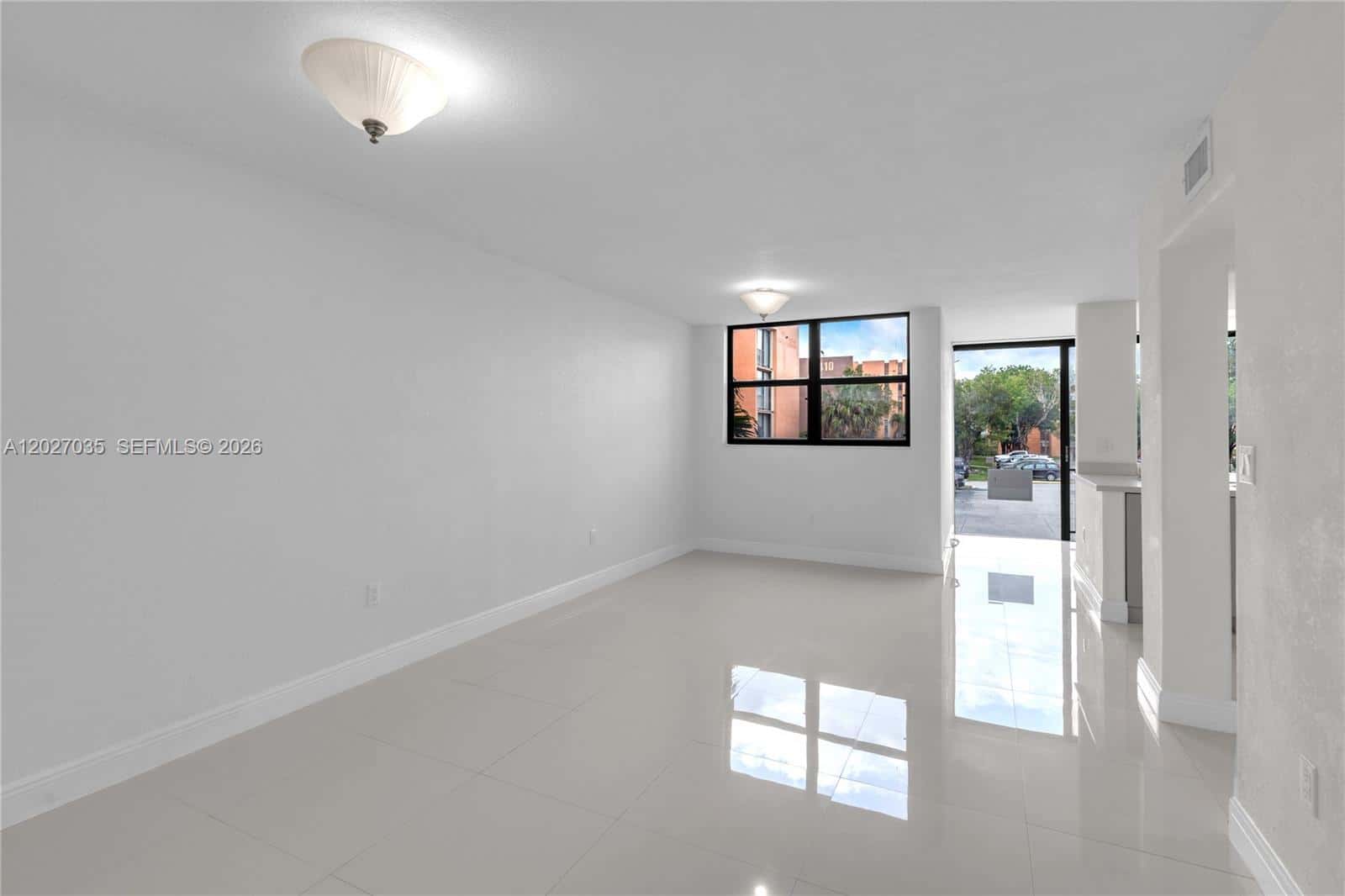 9440 W Flagler St # 208, Miami FL 33174