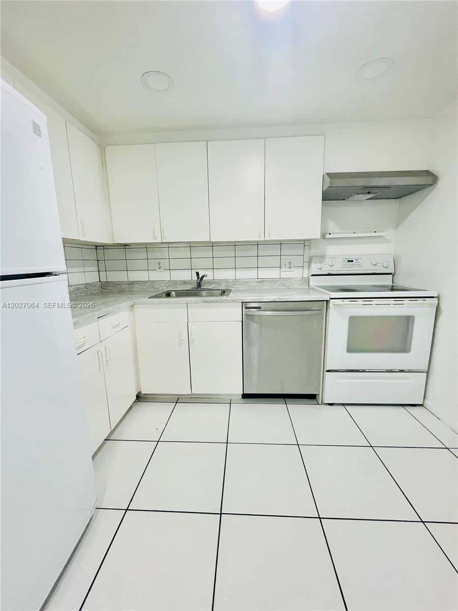 13499 Biscayne Blvd # 1613, North Miami FL 33181