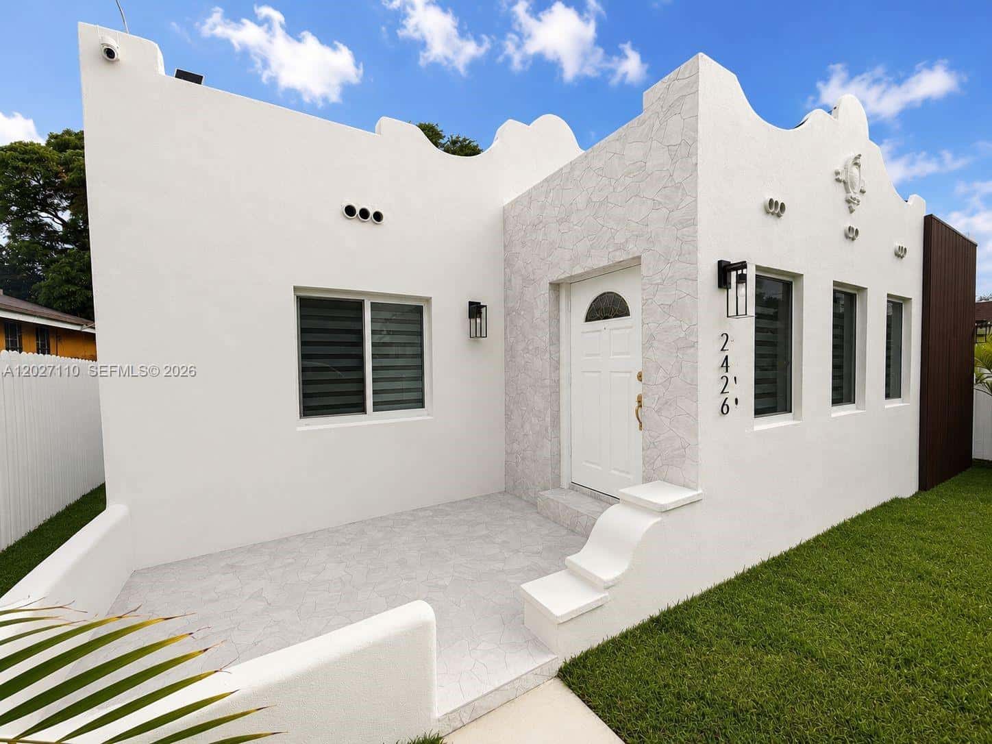 2426 NW 43rd St, Miami FL 33142