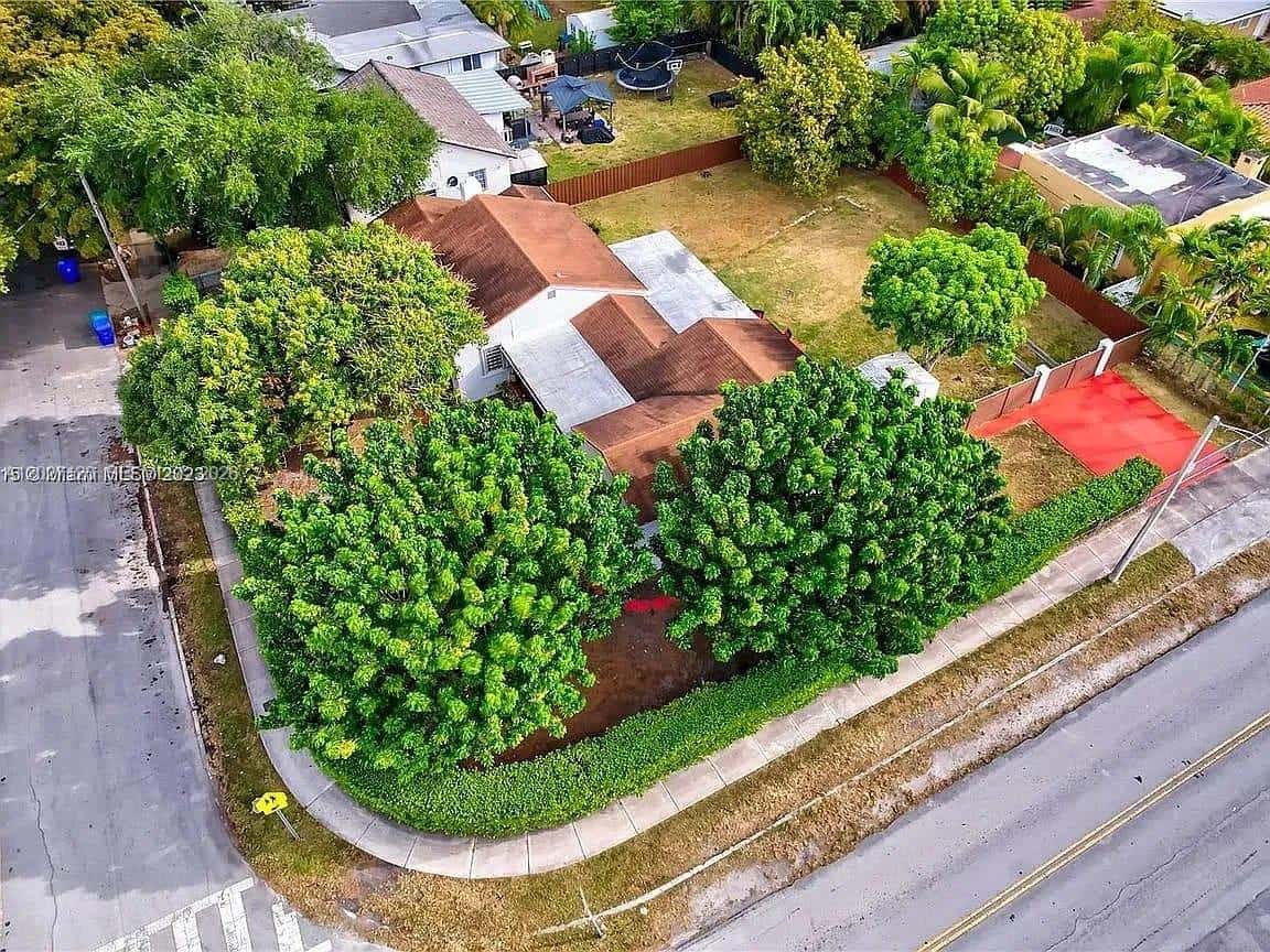 435 SW 33rd Ave, Miami FL 33135