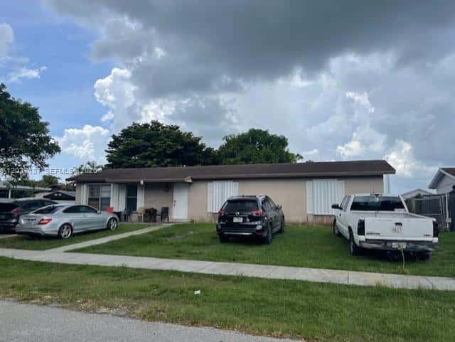 15814 SW 305th Ter, Homestead FL 33033