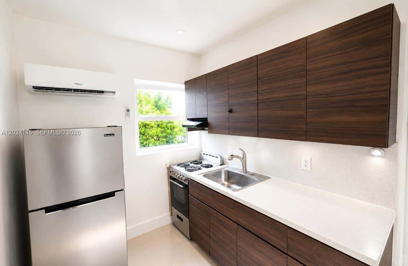 551 NE 61st St # 4, Miami FL 33137