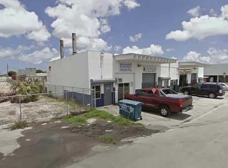 3805 NW 35th Ave, Miami FL 33142