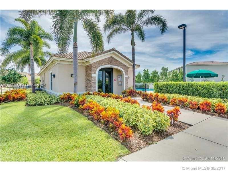 311 NE 194th Ln # 311, Miami FL 33179