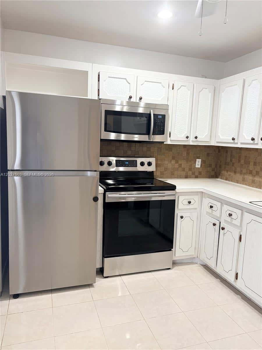 18900 NE 14th Ave # D302, Miami FL 33179