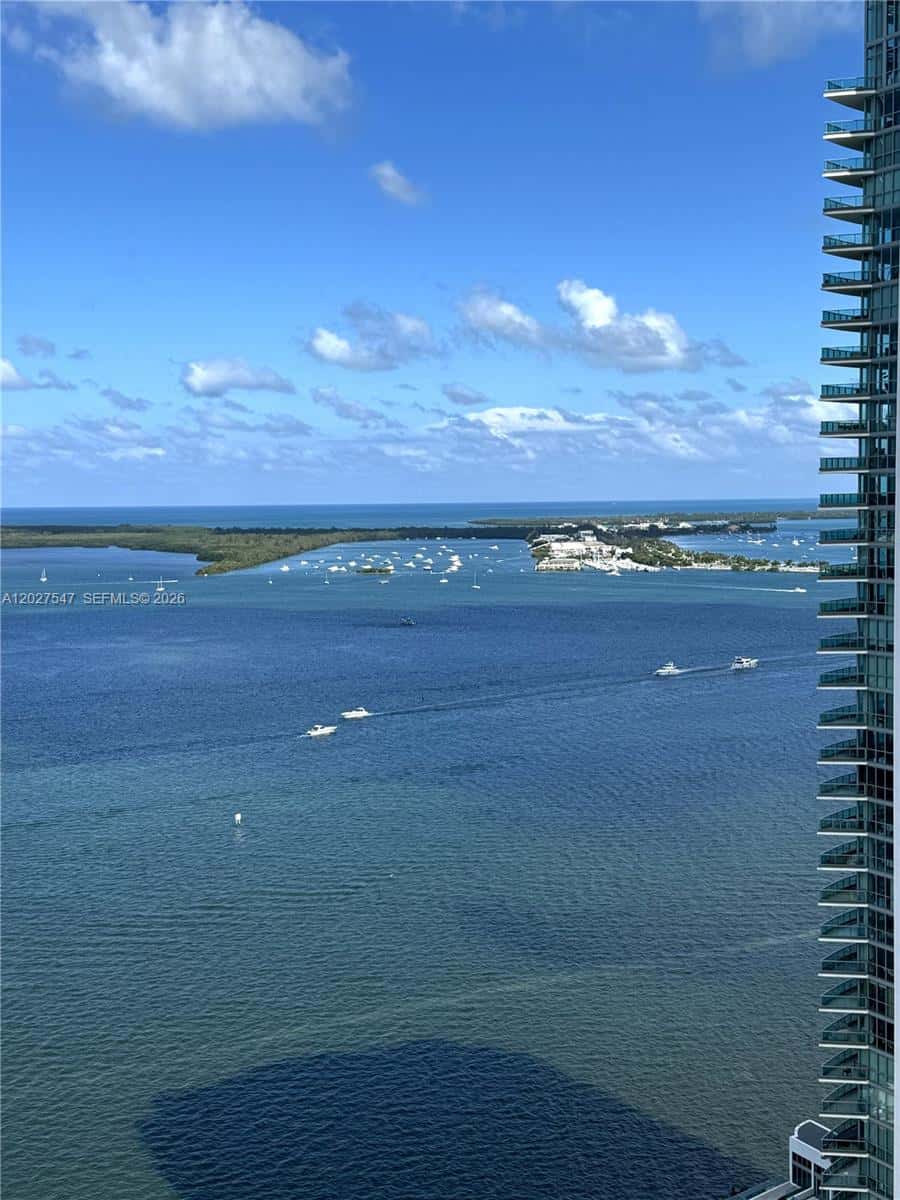 1200 Brickell Bay Dr # 3903, Miami FL 33131