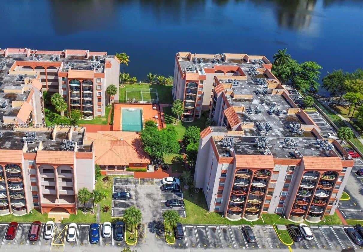 5199 NW 7th St # 112, Miami FL 33126