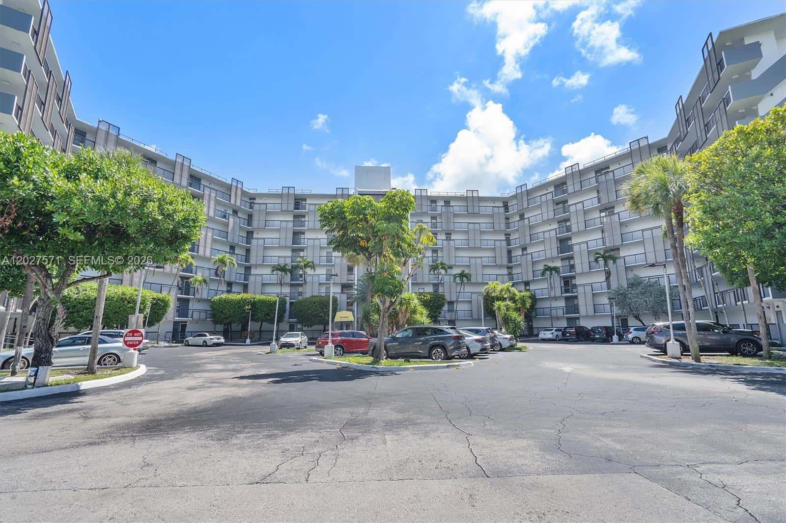 20400 W Country Club Dr # 214, Aventura FL 33180