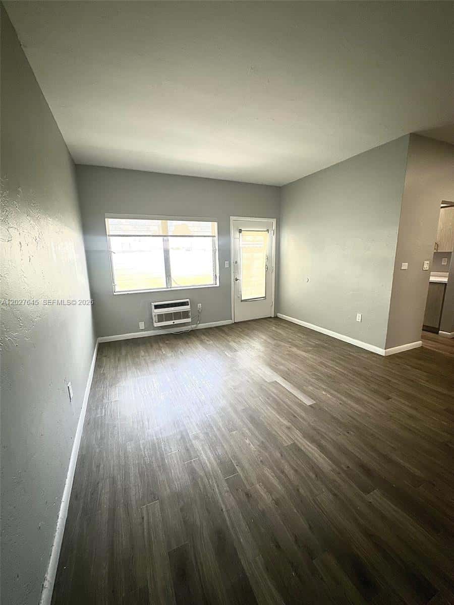 710 Meridian Ave # 9, Miami Beach FL 33139