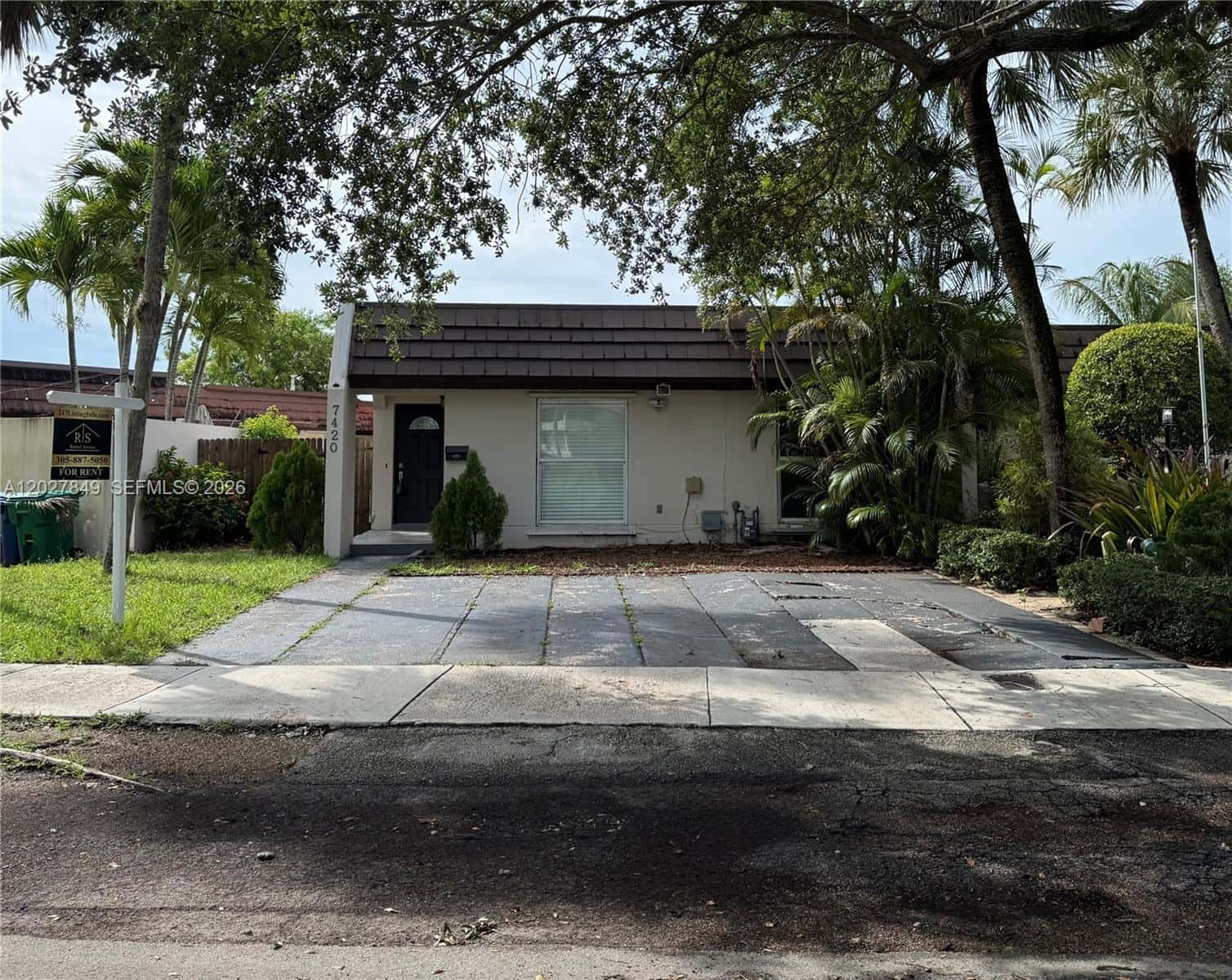 7420 Big Cypress Dr, Miami Lakes FL 33014