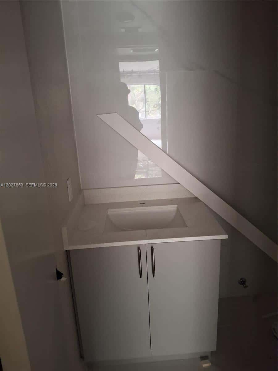 13480 NE 6th Ave # 207, North Miami FL 33161