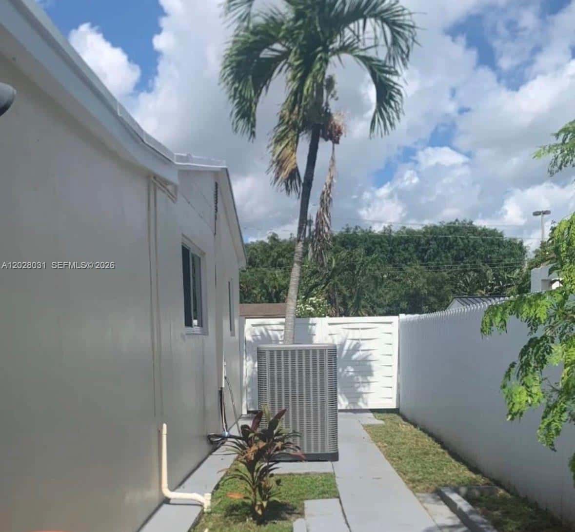 570 W 46th Pl # B, Hialeah FL 33012
