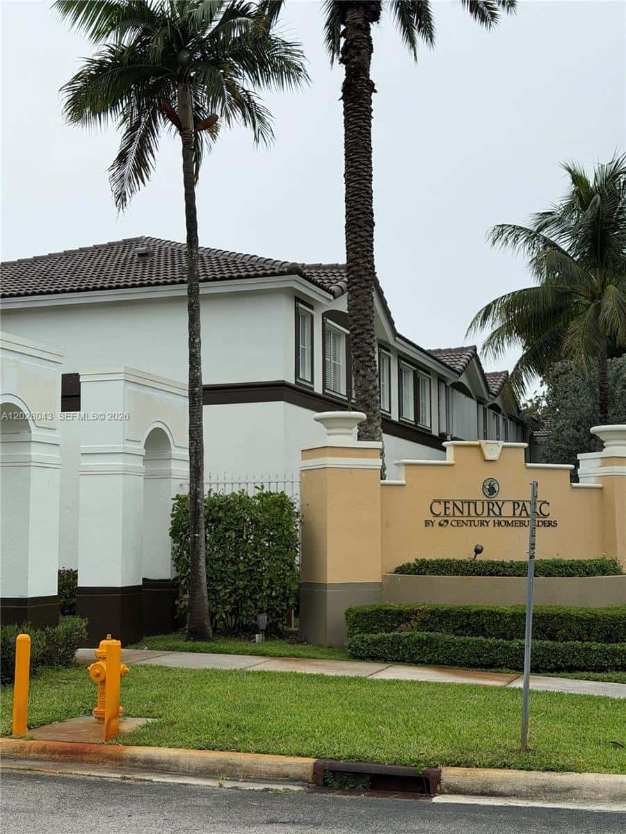 8964 W Flagler St # 109, Miami FL 33174
