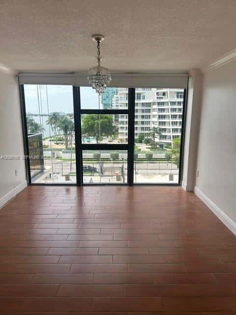 600 NE 36th St # 516, Miami FL 33137