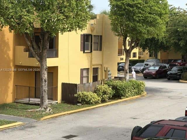 526 NW 114th Ave # 201, Sweetwater FL 33172