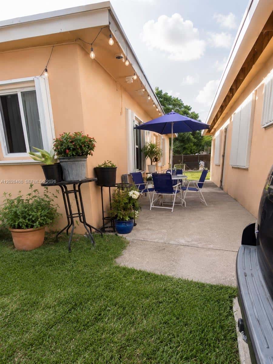 520 SW 6th Ave # 2, Homestead FL 33030