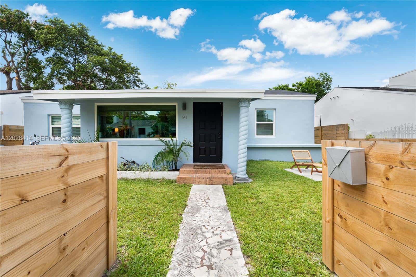 541 NW 49th St, Miami FL 33127