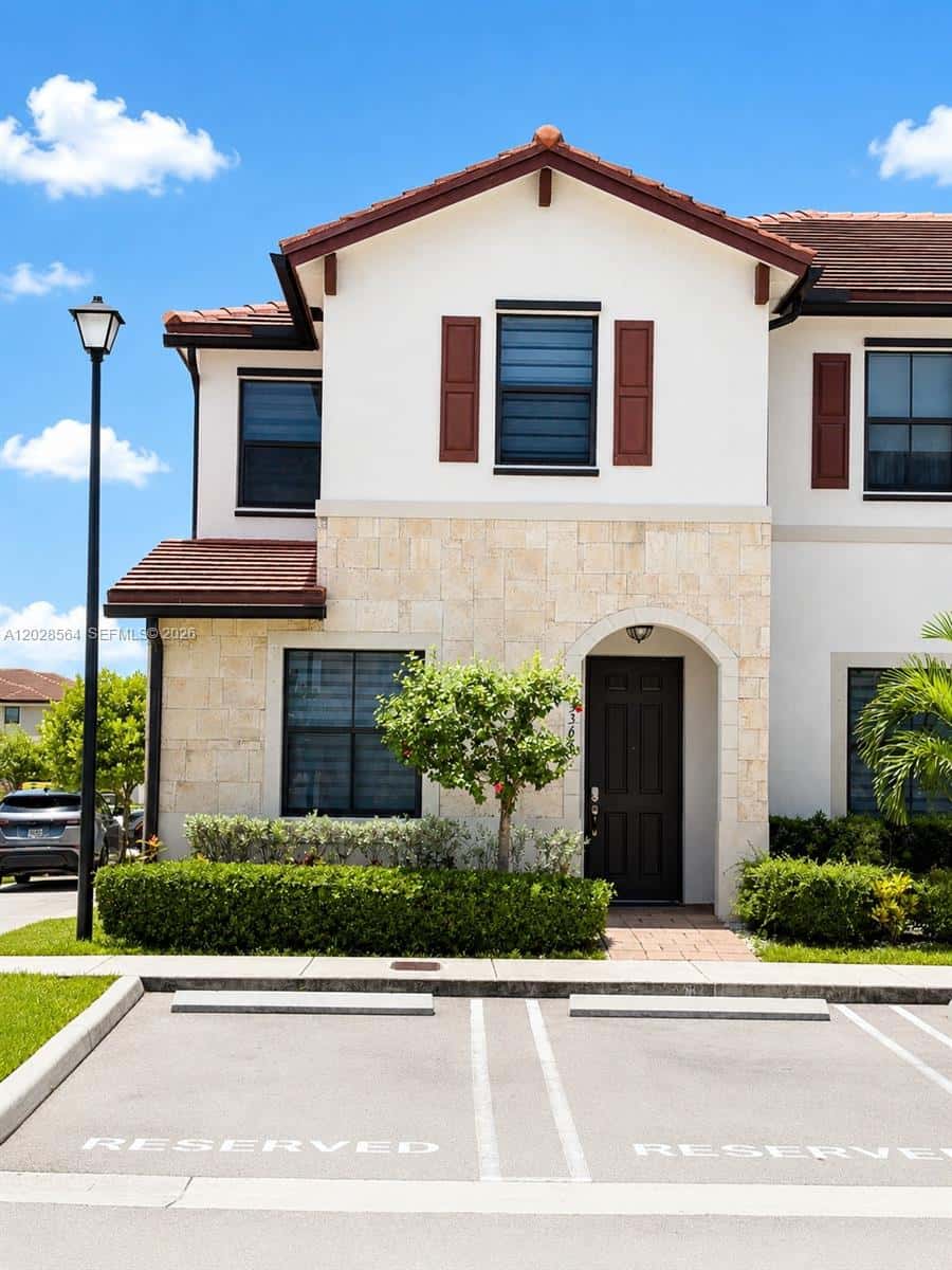 3368 W 105th Ter, Hialeah FL 33018