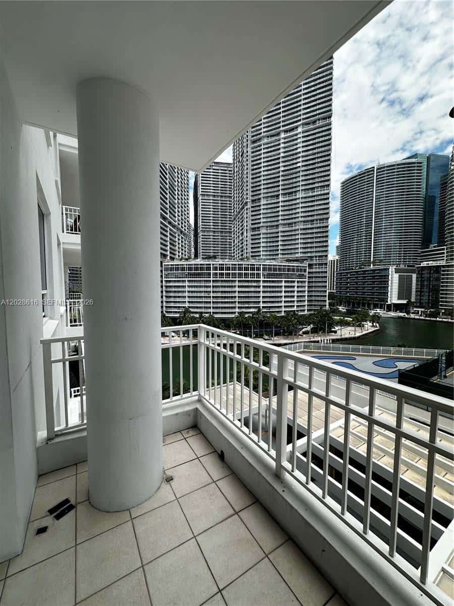 801 Brickell Key Blvd # 906, Miami FL 33131