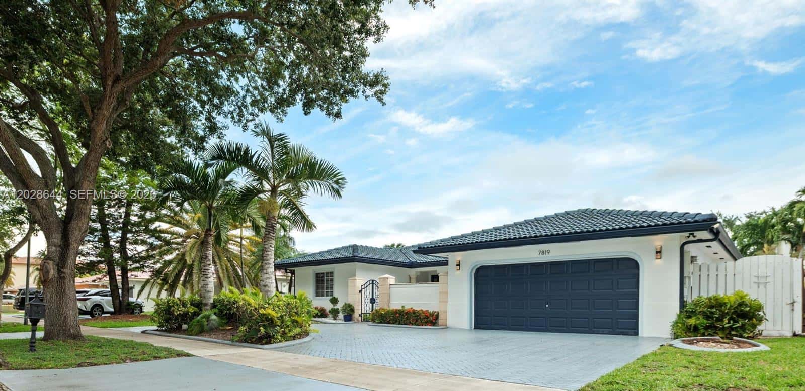 7819 NW 166th Ter, Miami Lakes FL 33016