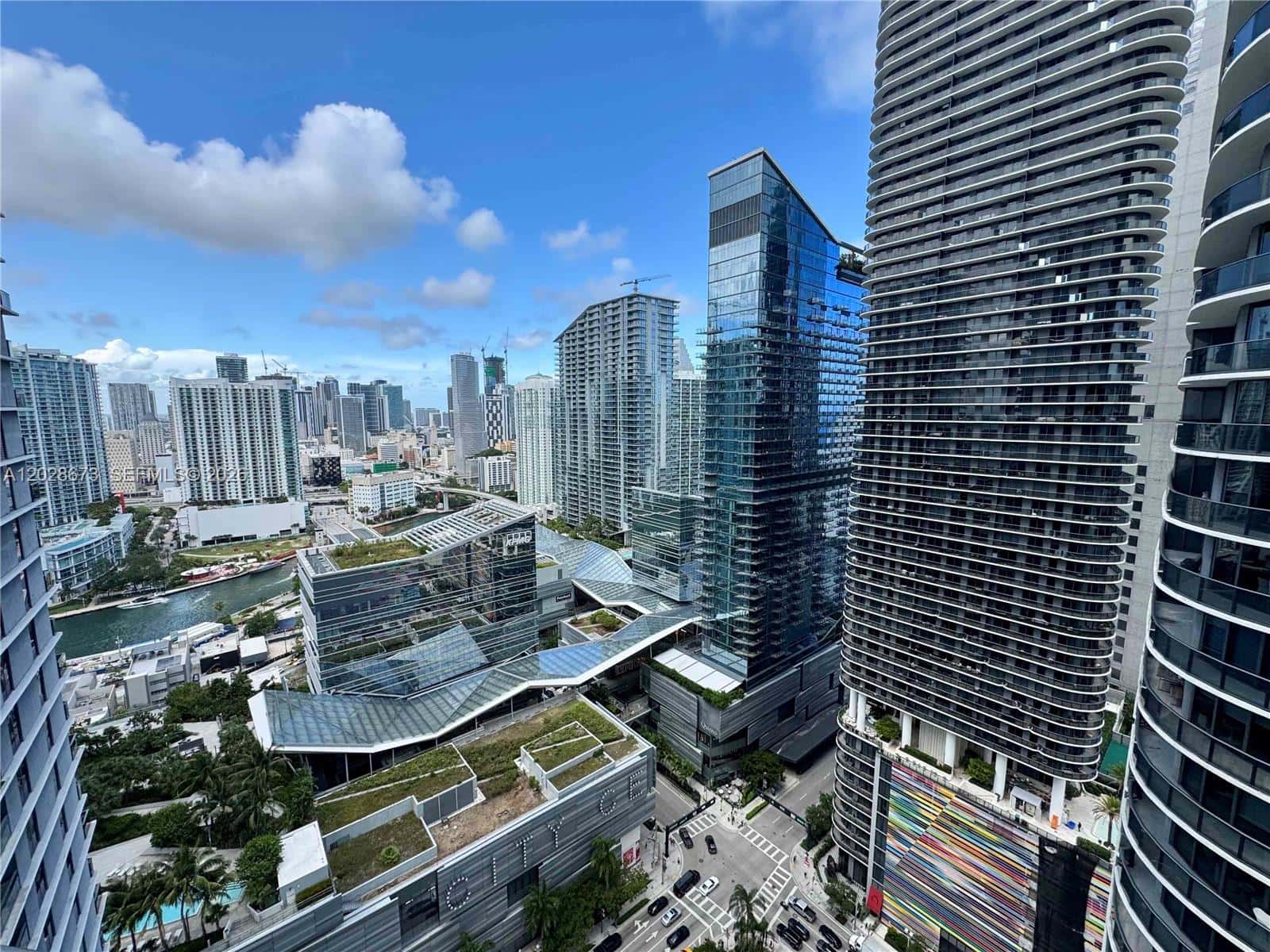 55 SW 9th St # 3201, Miami FL 33130