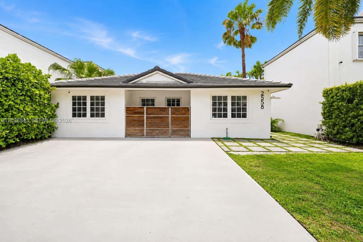 2558 NE 206  Terrace, Aventura FL 33180