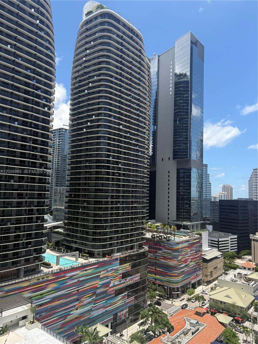 999 SW 1st Ave # 2202, Miami FL 33130