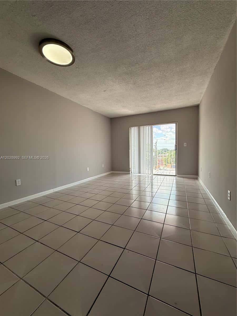 6820 W Flagler St # 407, Miami FL 33144