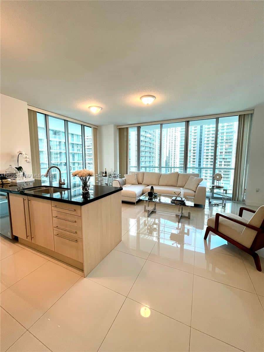 79 SW 12th St, Miami FL 33130