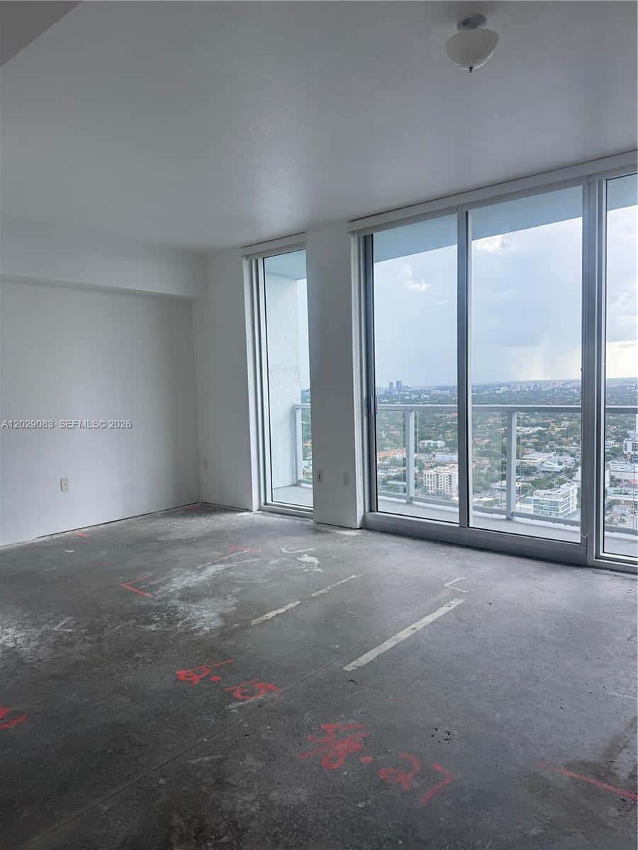 185 SW 7th St # 3900, Miami FL 33130