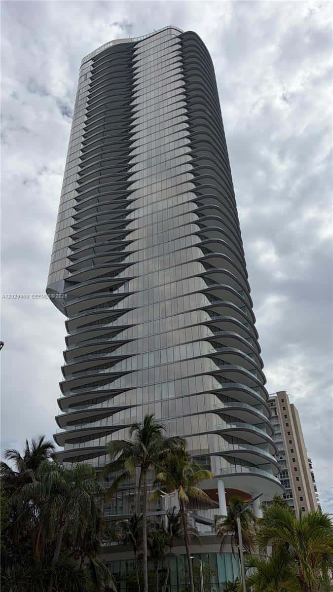 150 SE 25th Rd, Miami FL 33131