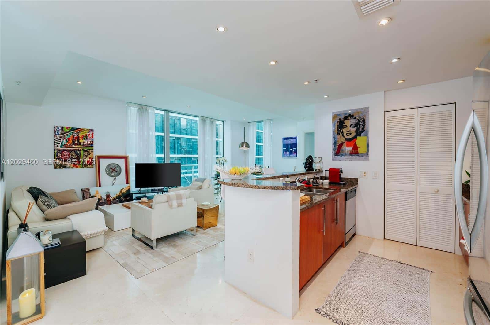 300 S Biscayne Blvd # 3702, Miami FL 33131