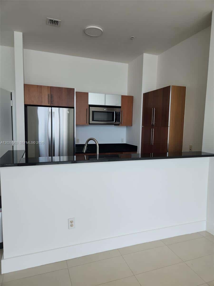 300 S Biscayne Blvd # 3807, Miami FL 33131