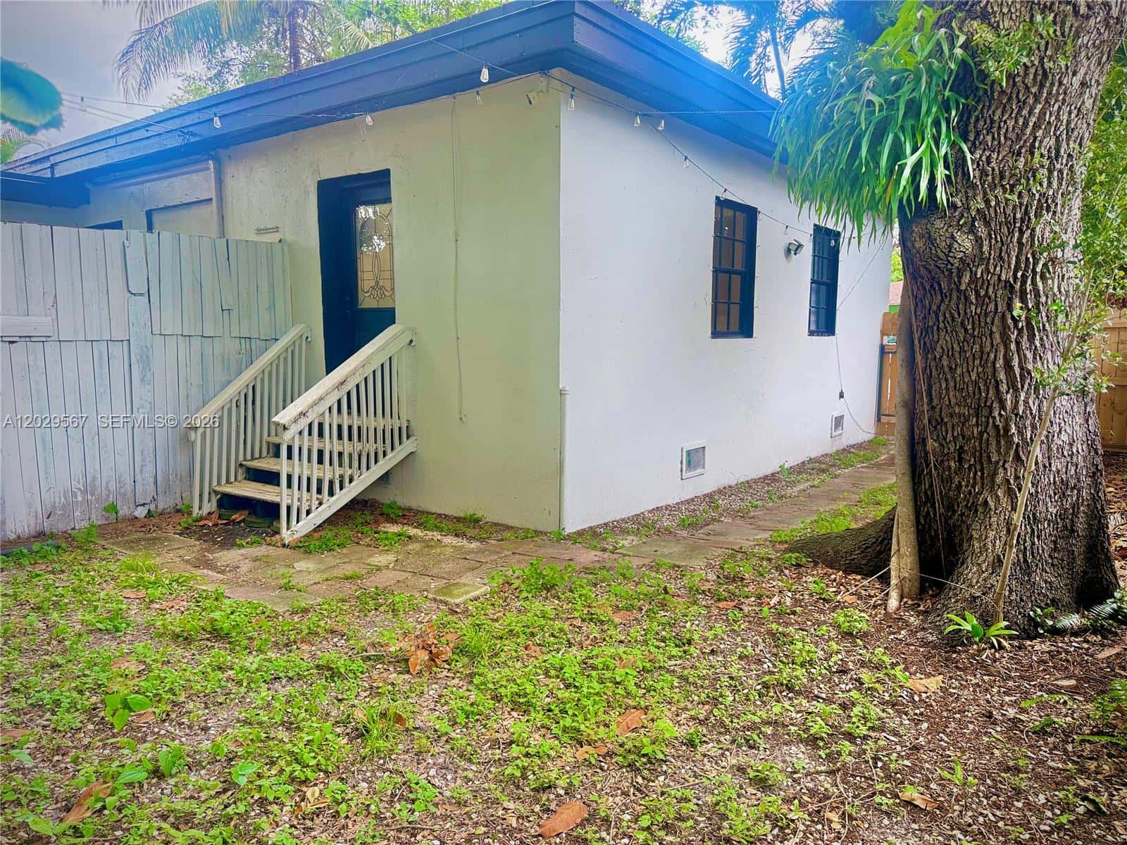 620 NE 160th St, Miami FL 33162