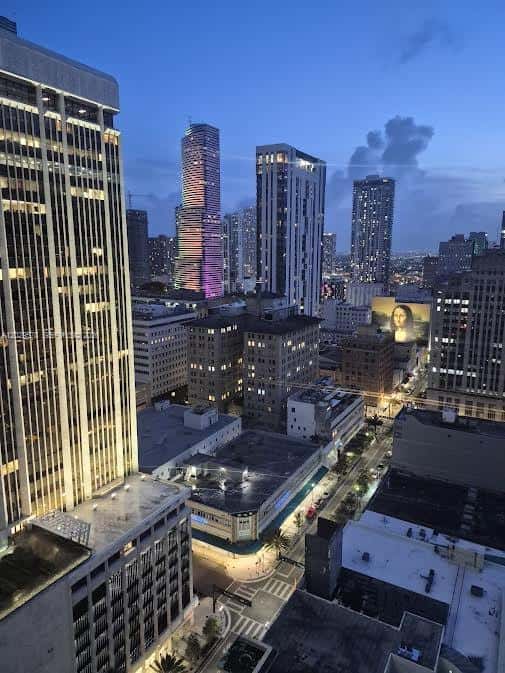 50 Biscayne Blvd # 2707, Miami FL 33132