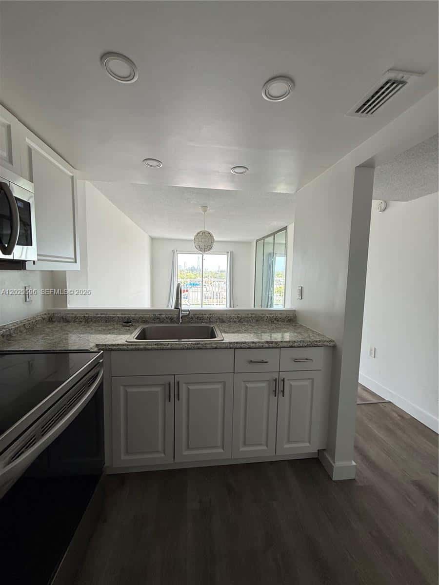 16465 NE 22nd Ave # 610, North Miami Beach FL 33160