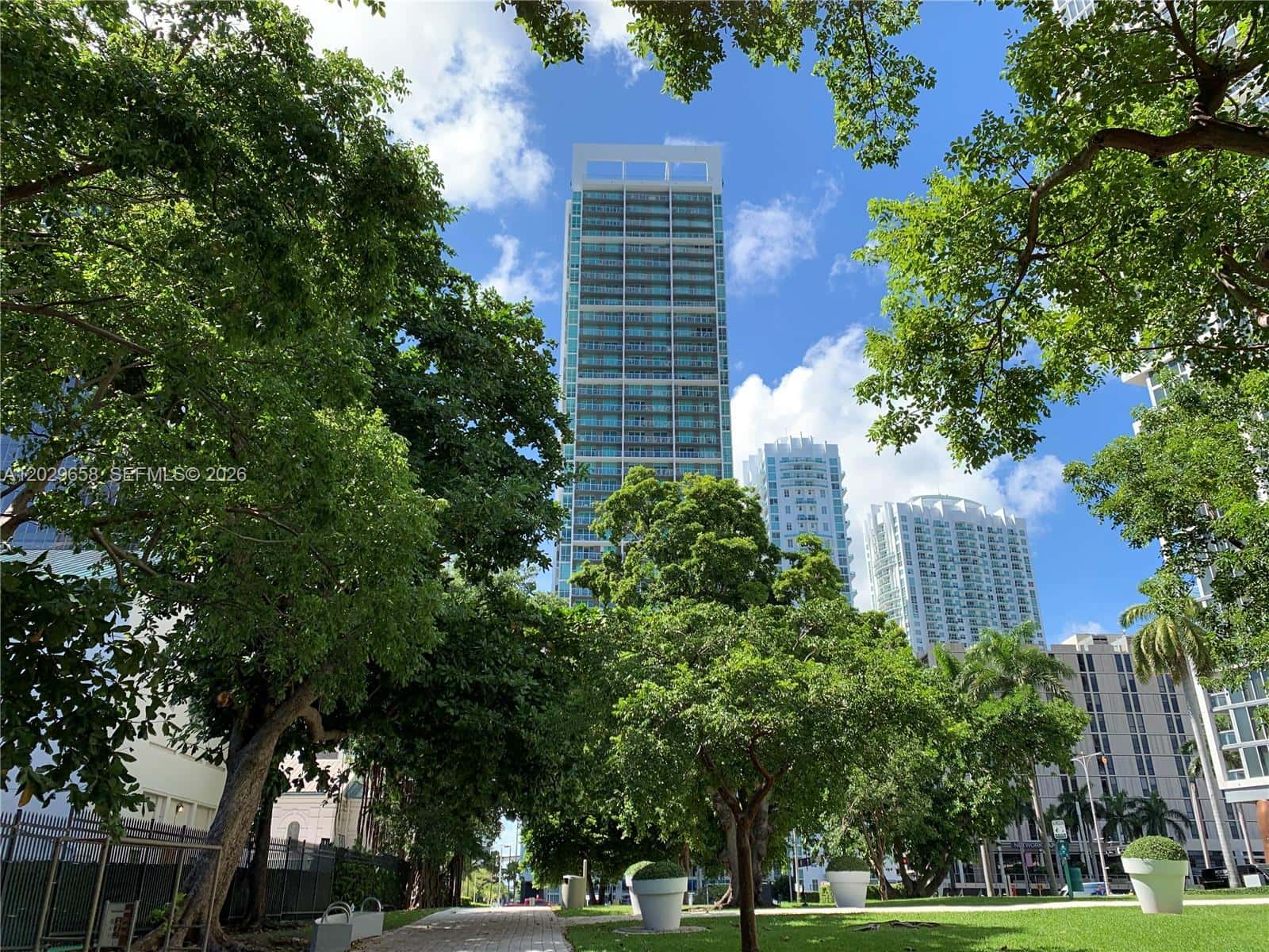 55 SE 6th St # 4000, Miami FL 33131
