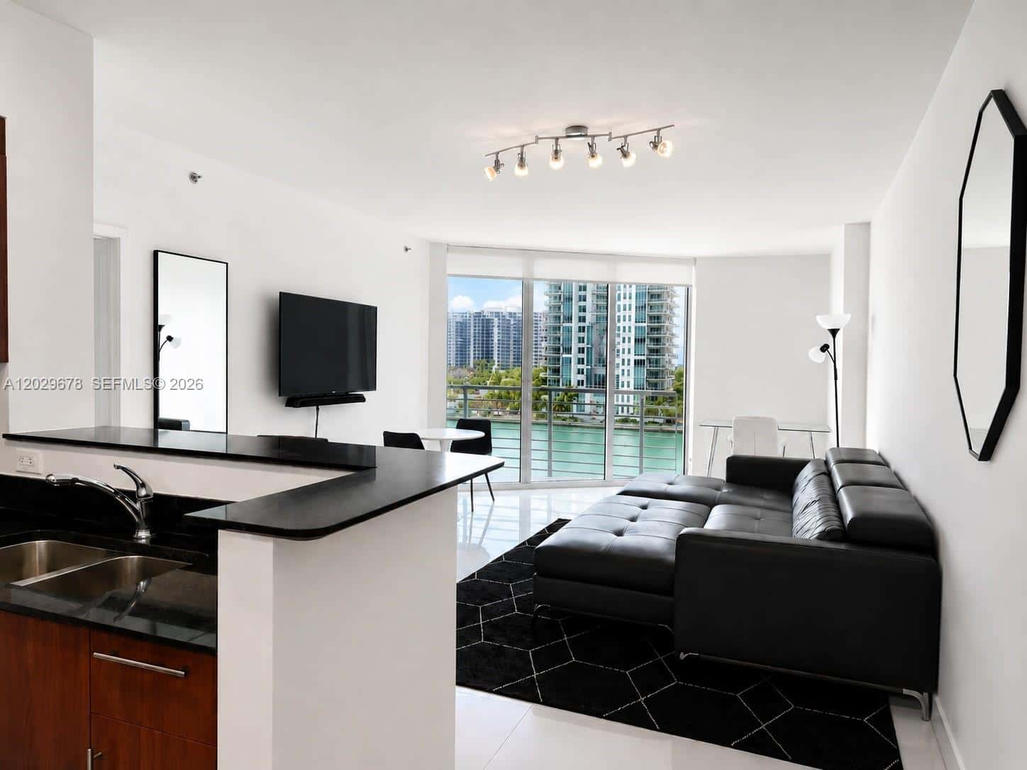 325 S Biscayne Blvd # 717, Miami FL 33131