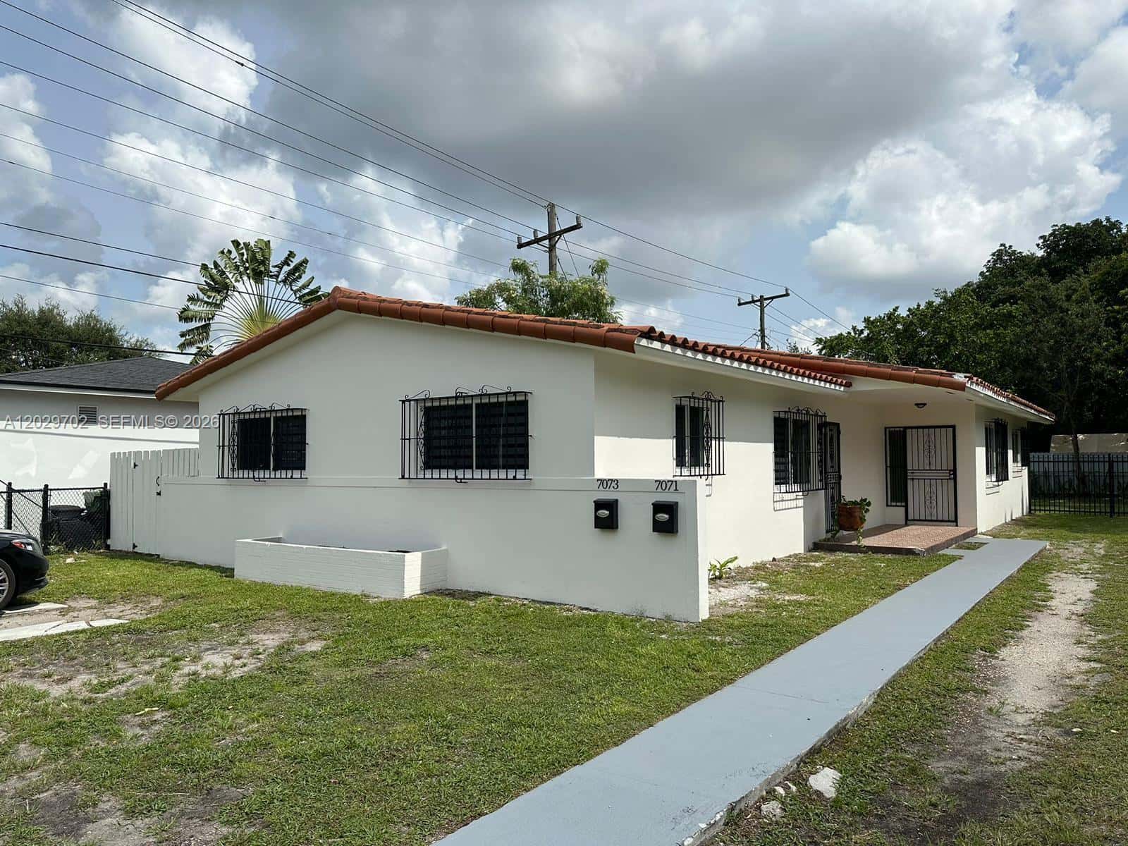 7073 SW 4th St # 1, Miami FL 33144