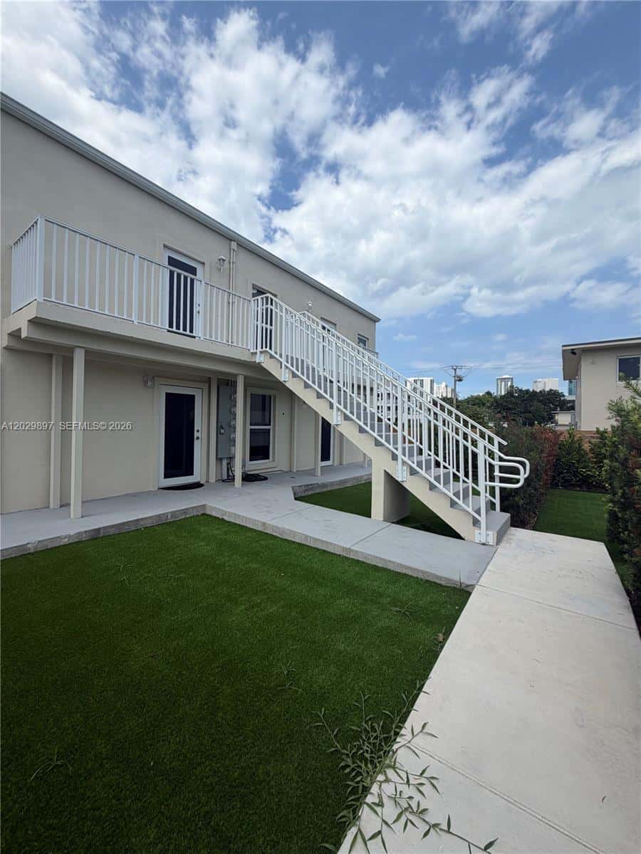 729 SW 3rd St # 4, Miami FL 33130