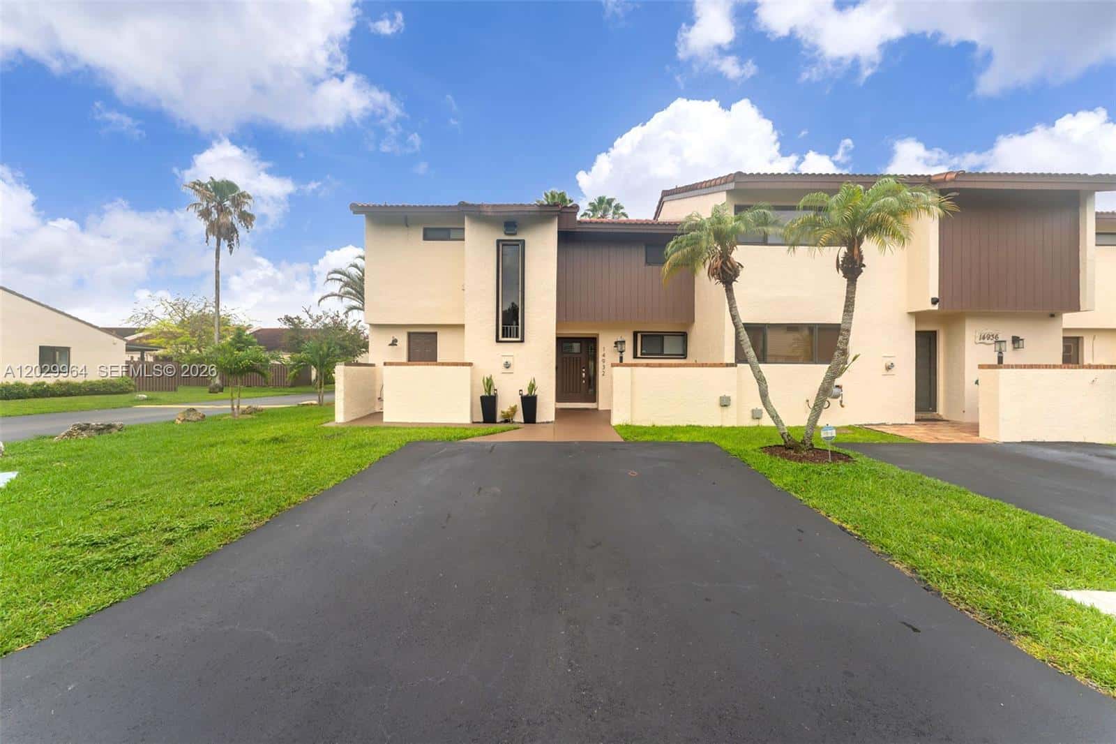 14932 SW 89th St, Miami FL 33196