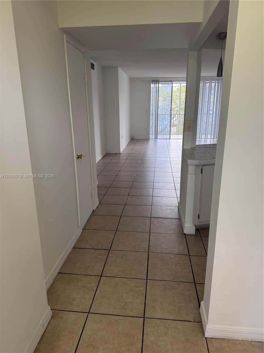 1710 NE 191st St # 3, Miami FL 33179