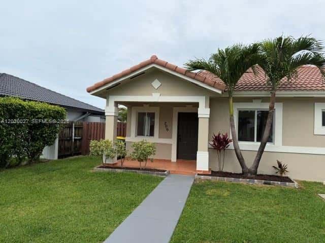 706 SE 14th Ave, Homestead FL 33033