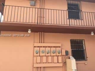934 SW 3rd St, Miami FL 33130