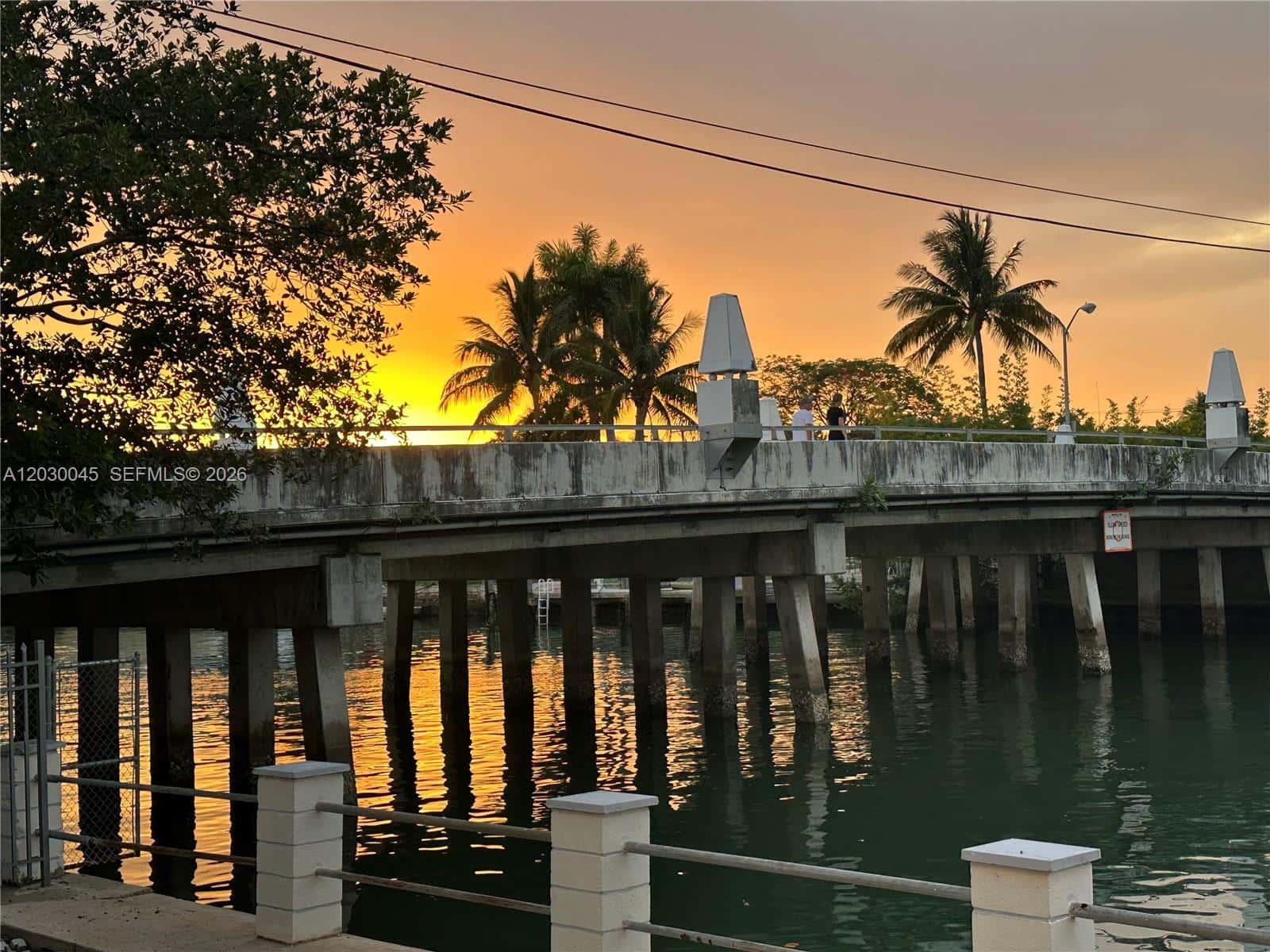 2137 Calais Dr # 5, Miami Beach FL 33141