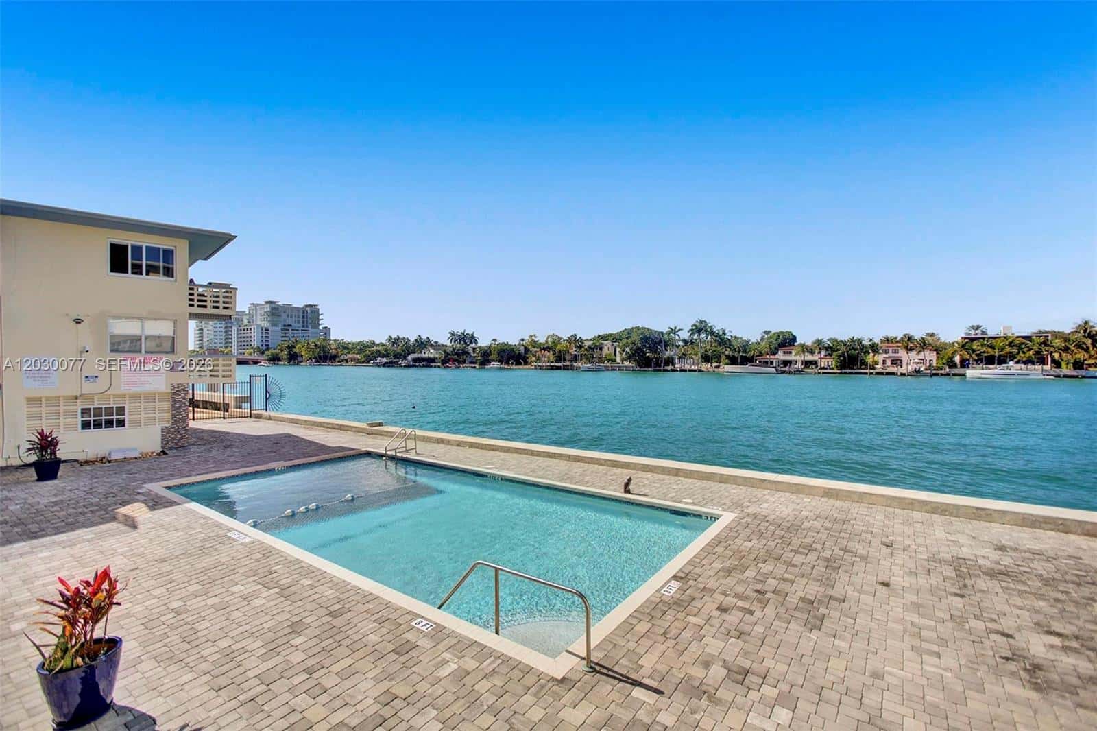 6484 Indian Creek Dr # 208, Miami Beach FL 33141