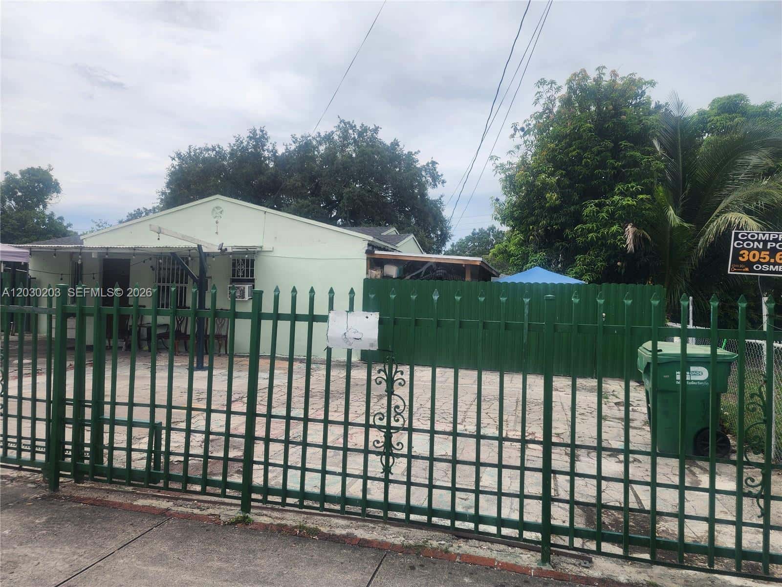 2130 NW 92nd St, Miami FL 33147