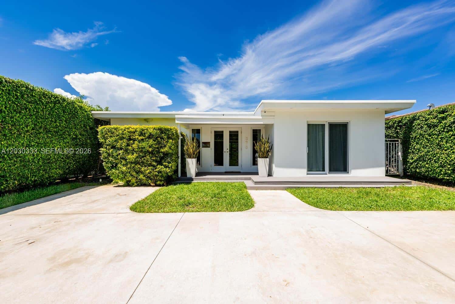 575 W 50th St, Miami Beach FL 33140